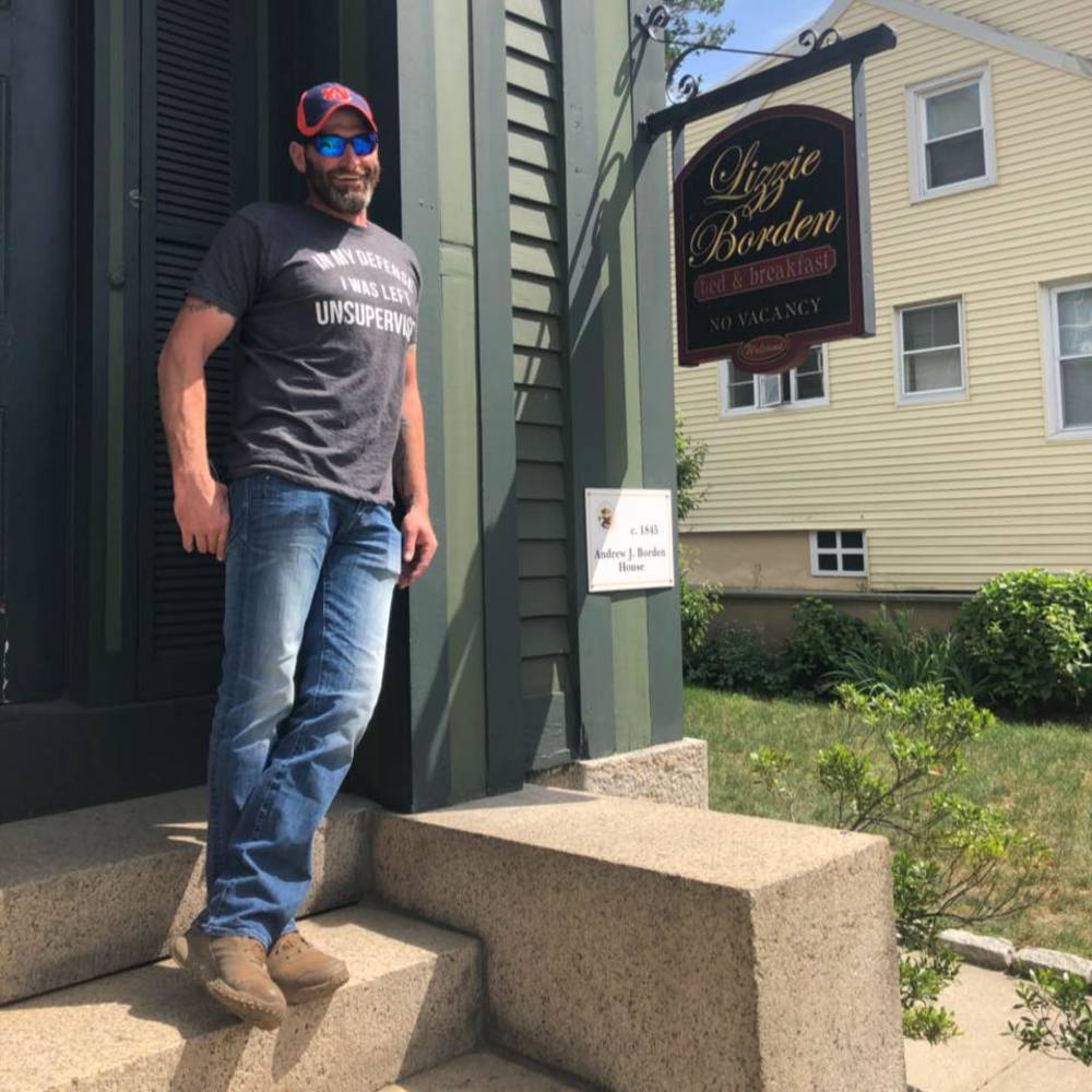 Meet your Posher, Wayne